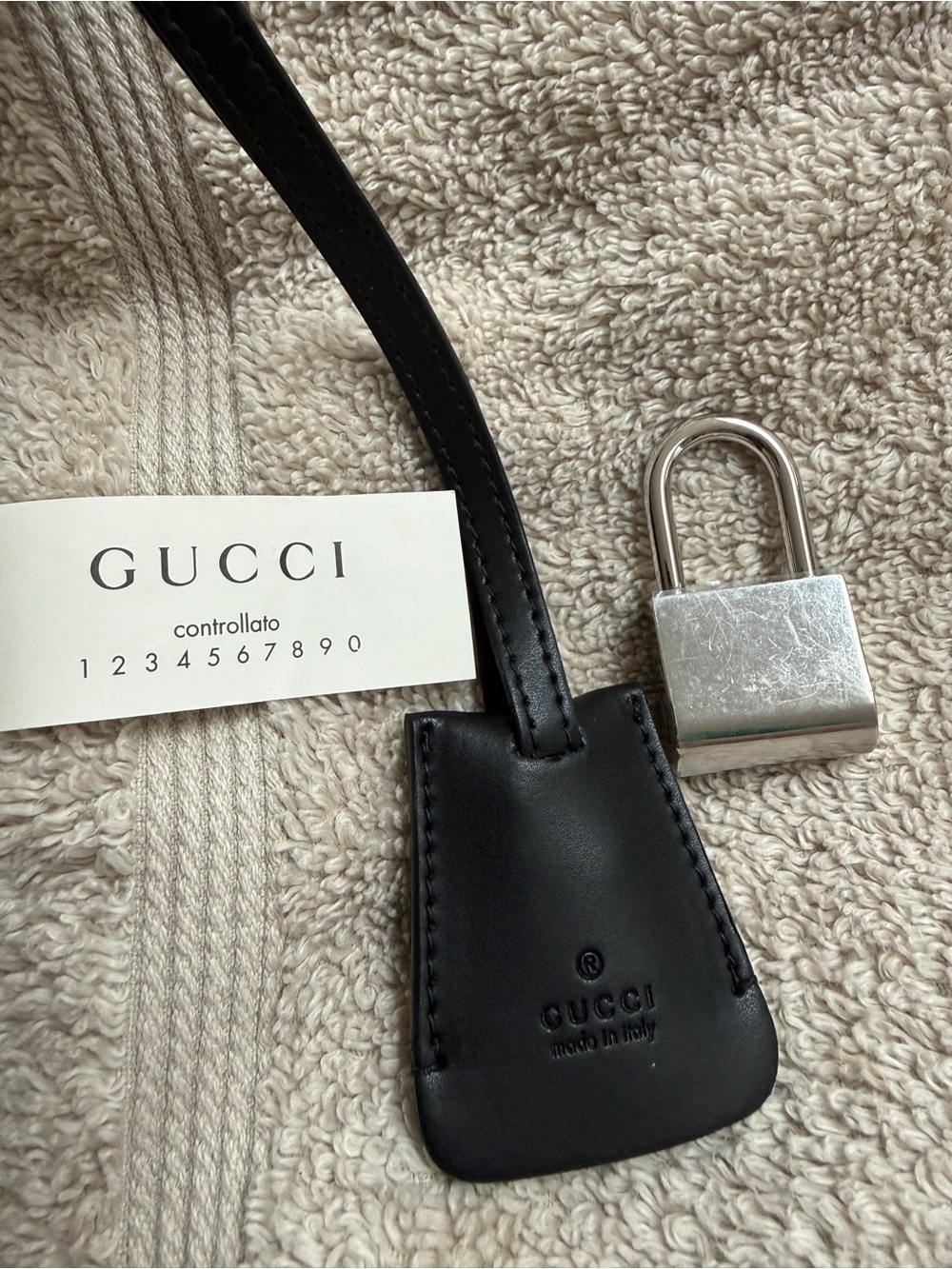 Gucci Silver Padlock Accent and key set (new)
